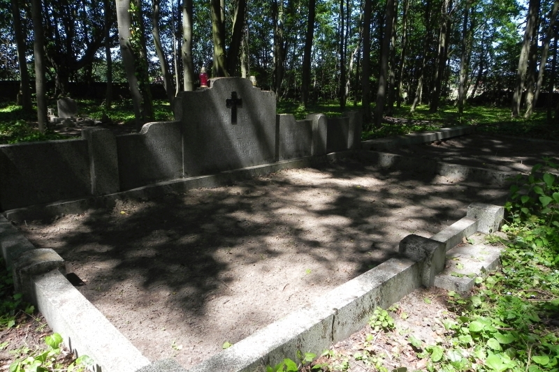 Cmentarz w Łaznowskiej Woli (2017.04.22)