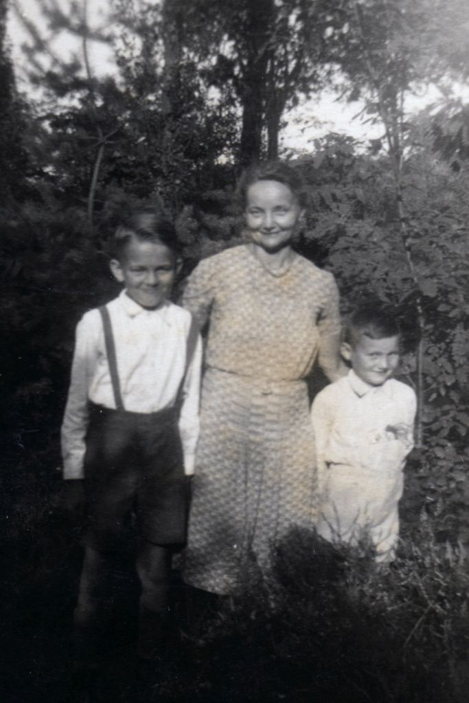 Margarete Bauermeister z synami 1950